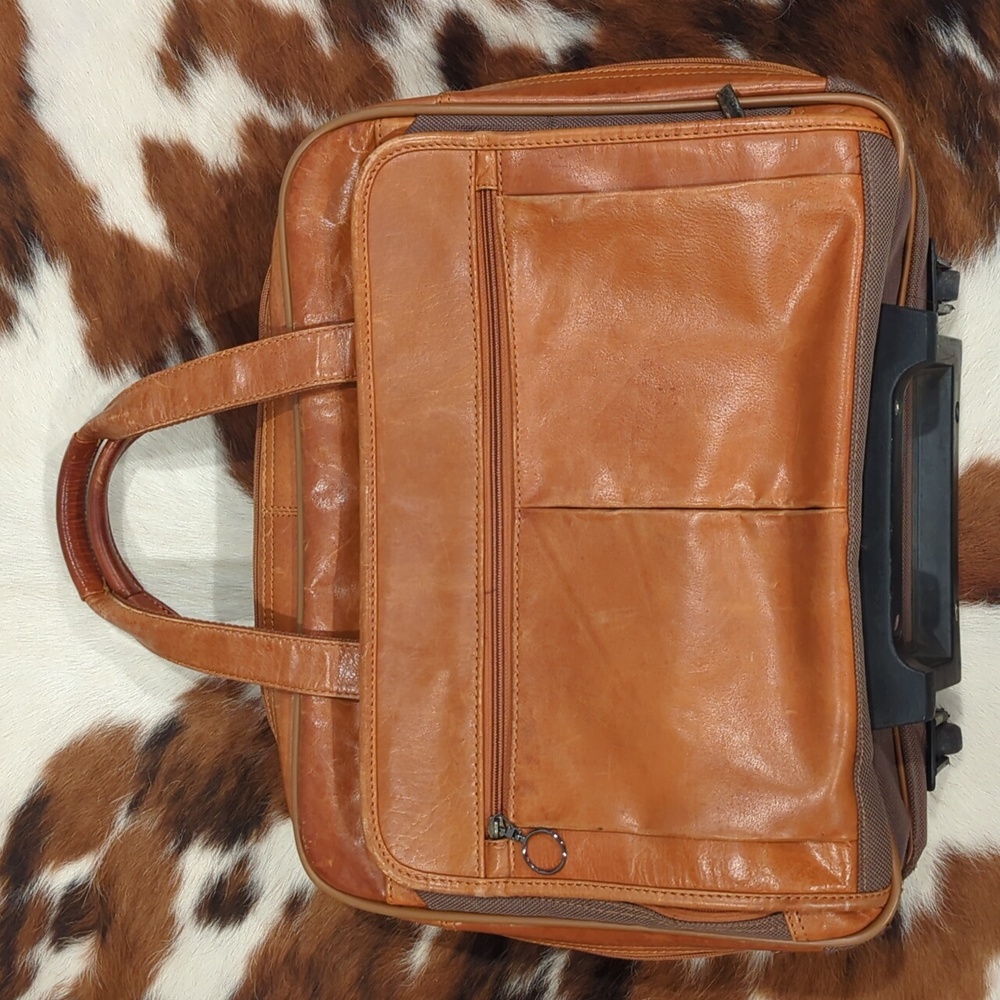 Pelle studio VintageSoft Leather Rolling Travel Overnight/Computer Commuter Bag
